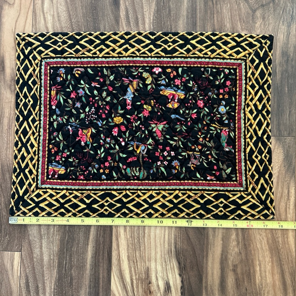 Vera Bradley Ming Placemats And Napkins Set of 8 Retired - Picture 5 of 10